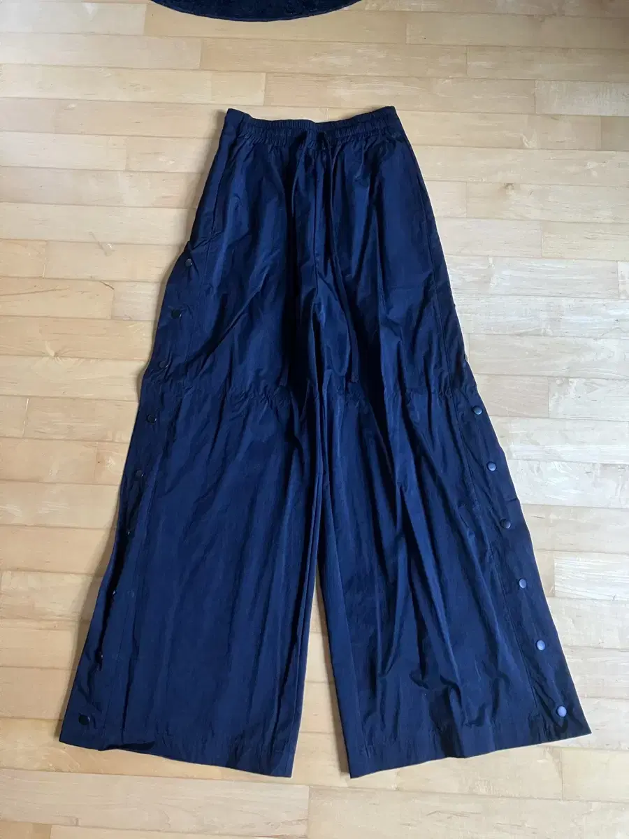 선데이오프클럽 Side snap button wide pants